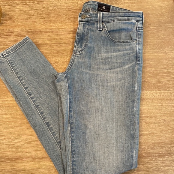 🦋AG Low Rise Faded Skinny Jean🦋 - Picture 2 of 5
